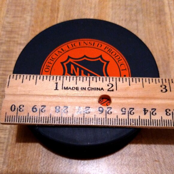 Vintage Tampa Bay Lighting NHL Hockey Puck Made In Czechoslovakia Official - Picture 9 of 10